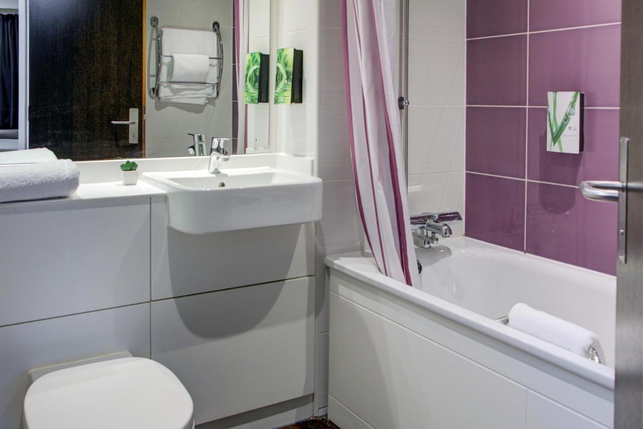 Fortune Huddersfield; Sure Hotel Collection By Best Western Экстерьер фото